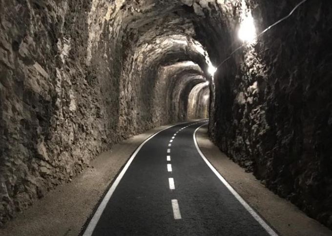 Investito da un ciclista a Botta di Sedrina, 35enne rischia di perdere l’uso di un braccio