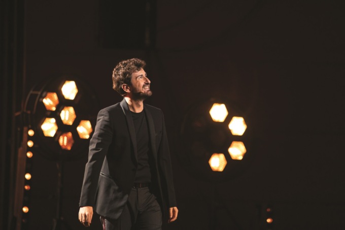Alessandro Siani porta il suo nuovo show sulla libertà al Creberg Teatro