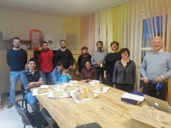 Ecco finalmente “Ol Minadùr”, il formaggio stagionato nelle miniere di Dossena