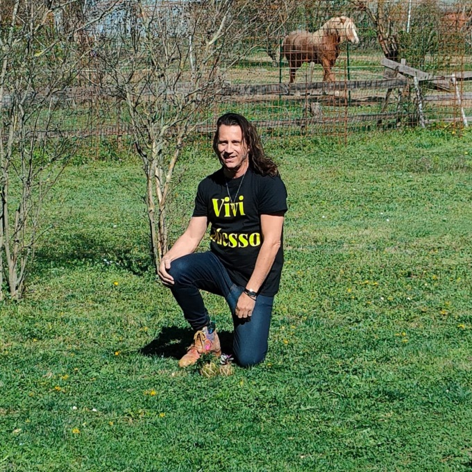 Il cantautore Povia sceglie Bergamo per il suo nuovo videoclip “Life”