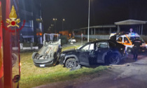 Violento scontro tra due auto a Suisio: una si ribalta nel prato