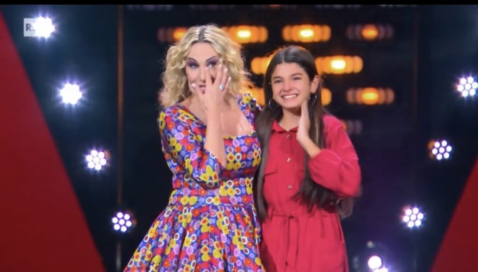 La piccola Ranya incanta il pubblico con la sua voce a “The Voice Kids”