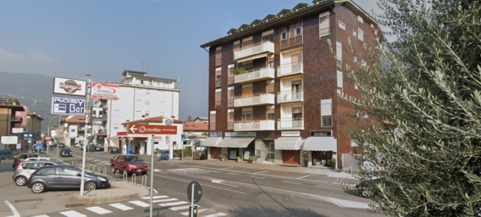 Investita mentre attraversa la strada a Casazza, grave una 54enne