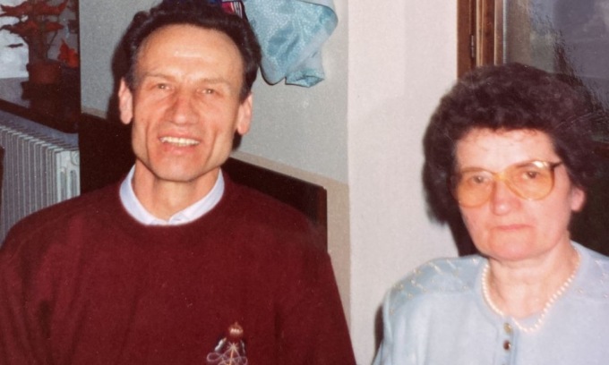 Marito e moglie morti a tre giorni di distanza, il parroco: «Si sono chiamati»