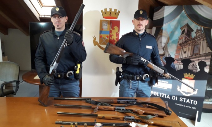 Minaccia un’anziana con un coltello e le porta via la borsa: a Treviglio denunciato 38enne