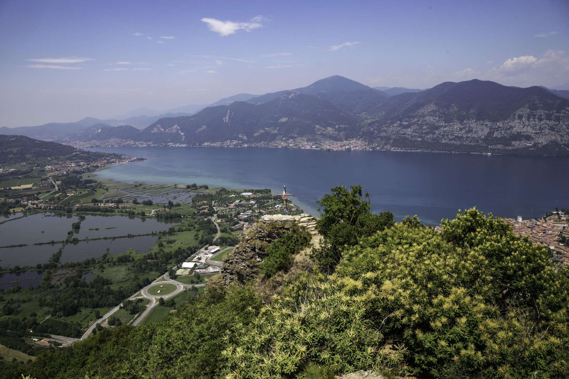 Vista Lago Iseo dal passaggio sul Corno del Creelì_ph Alessio Guitti