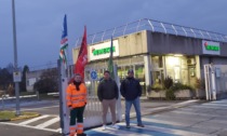 No alla terziarizzazione: i lavoratori della Heineken di Comun Nuovo scioperano