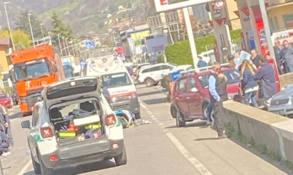 Albino, incidente sull'ex provinciale della Val Seriana: uomo in scooter ricoverato in codice rosso
