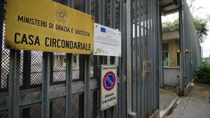 Sovraffollamento, droga, morti: anche Gori “denuncia” il carcere di Bergamo