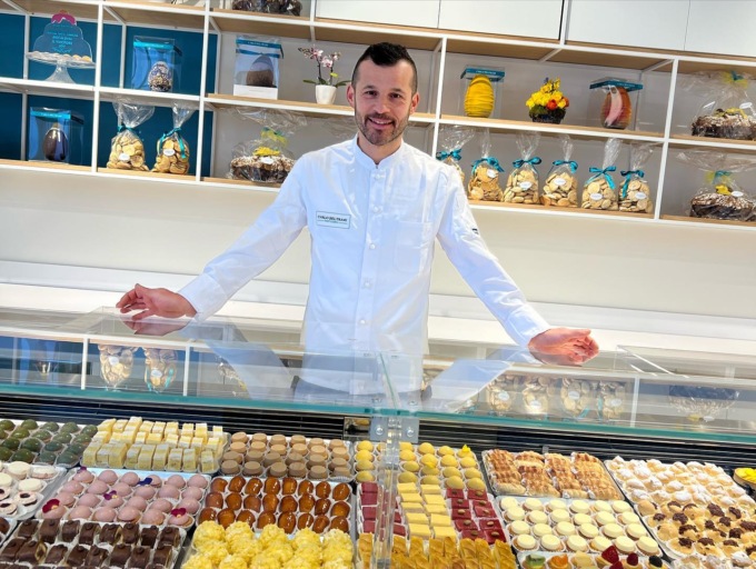 Il sogno di Carlo Beltrami si è avverato: inaugurata a Leffe la pasticceria del vincitore di Bake Off