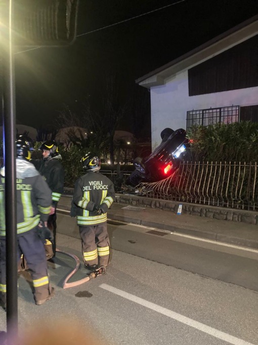 Terribile incidente a Palazzolo, tre giovani rimasti feriti (ma non sono gravi)