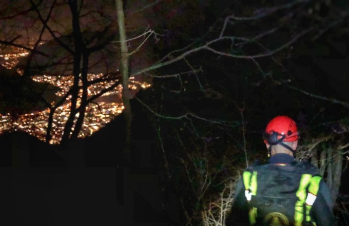 Allarme per due giovani bergamaschi dispersi in Grignetta: ricerche in notturna