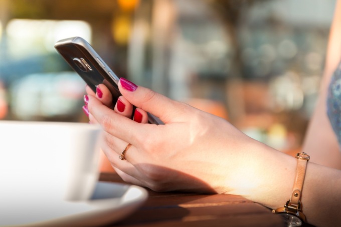Smalti semipermanenti: quali sono i vantaggi nell’utilizzarli?