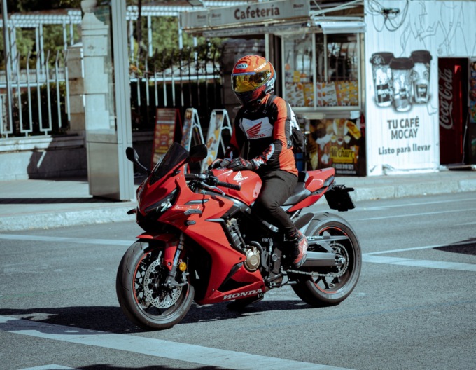 Perché installare un nuovo scarico per la propria moto?