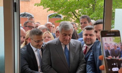 Forza Italia, Tajani inaugura la nuova sede di Bergamo