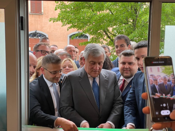 Forza Italia, Tajani inaugura la nuova sede di Bergamo