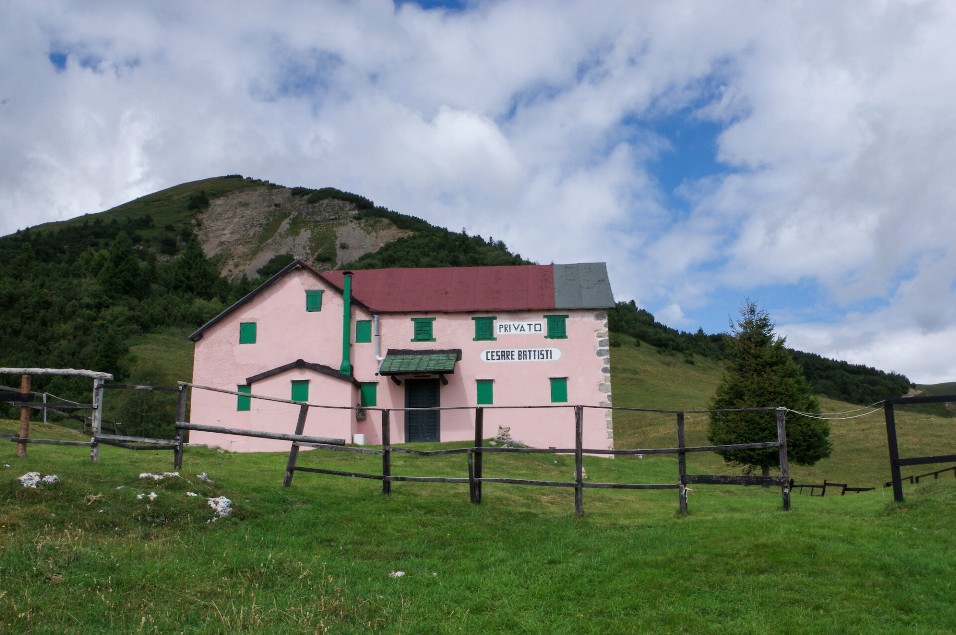 5 - Gita al rifugio Gherardi l'ex rifugio Cesare Battisti