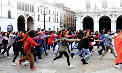 "Agorà. Le città vicine", corpi che ballano (a tappe) sulla linea che unisce le capitali della cultura