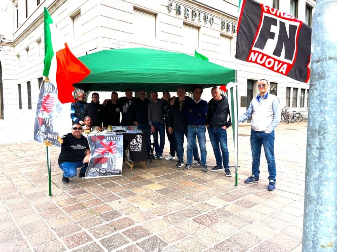 Gazebo di Forza Nuova in centro Bergamo. Sinistra Italiana: «Grave e inammissibile»»