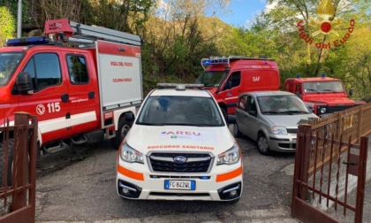 Viene trascinata dal cane e scivola nel bosco per 15 metri. Cinquantenne soccorsa a Zogno