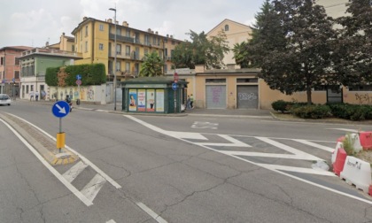 Nuova rotatoria in via Baschenis, di notte cambia la viabilità per i lavori di asfaltatura