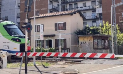 Angela, vedova di un casellante: «La nostra vita felice nella casa sui binari in via Moroni»