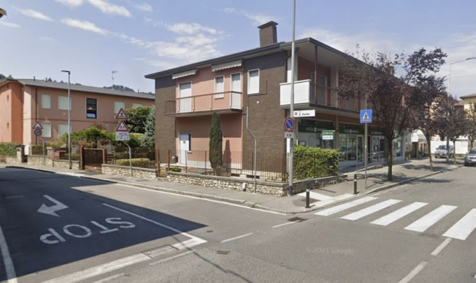 Valtesse, aggredisce con un coltello il sorvegliante del traffico di fronte alla scuola Rosmini