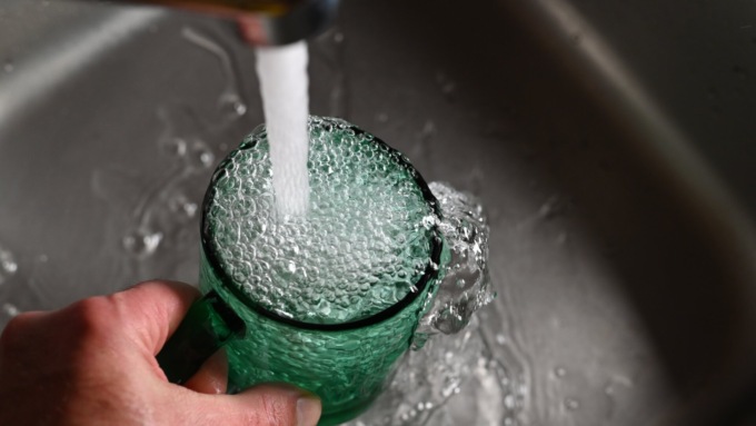 Uniacque, lavori di spostamento della condotta: possibili disservizi notturni in 22 Comuni