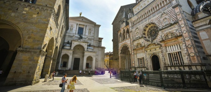 Professoressa multata per aver improvvisato una lezione d’arte in piazza Vecchia