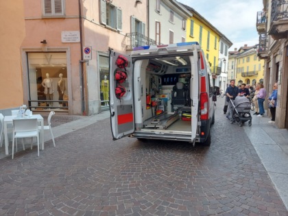 Treviglio, trentenne importuna (di nuovo) i passanti in pieno centro