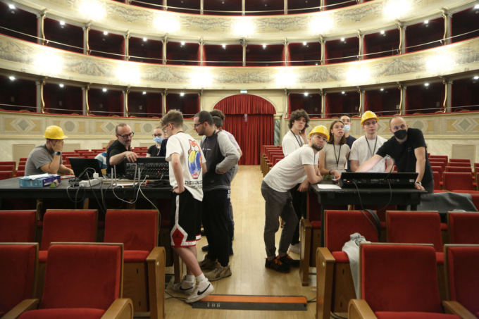 Aperte le selezioni per i nuovi corsi di illuminotecnico e fonico al Donizetti