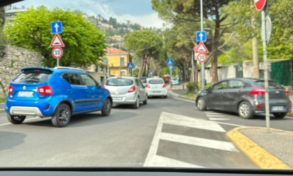 Code in zona piscine Italcementi, il Comune risponde: «Problema solo in certi orari»