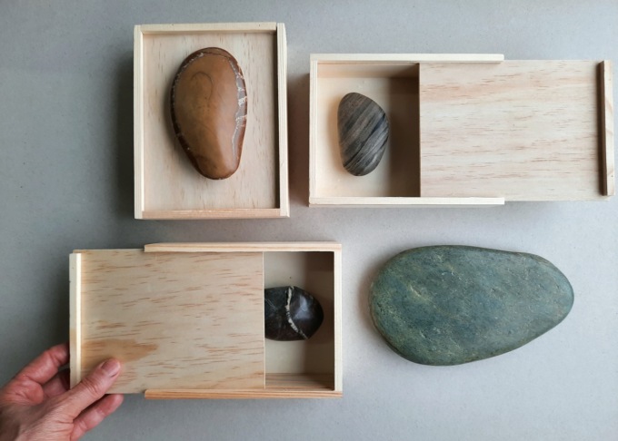Rocce e pietre seriane in mostra ad Alzano Lombardo: si inaugura “Sensitive Stones”