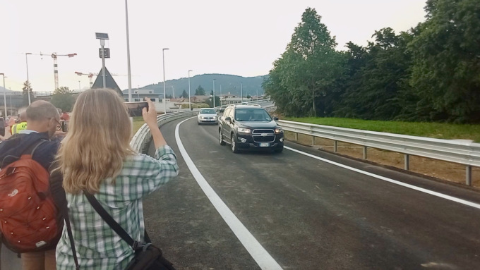 Via libera, aperto il nuovo cavalcavia sul rondò delle valli