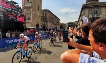 Arrivo del Giro d’Italia a Bergamo, una festa di popolo