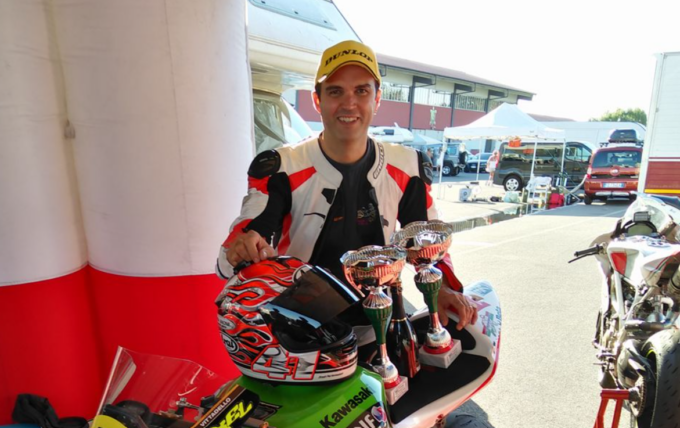 Tragedia in pista: pilota di 47 anni muore investito da un collega bergamasco