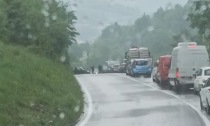 Incidente a Ponte Nossa sulla statale 671: quattro feriti, traffico paralizzato