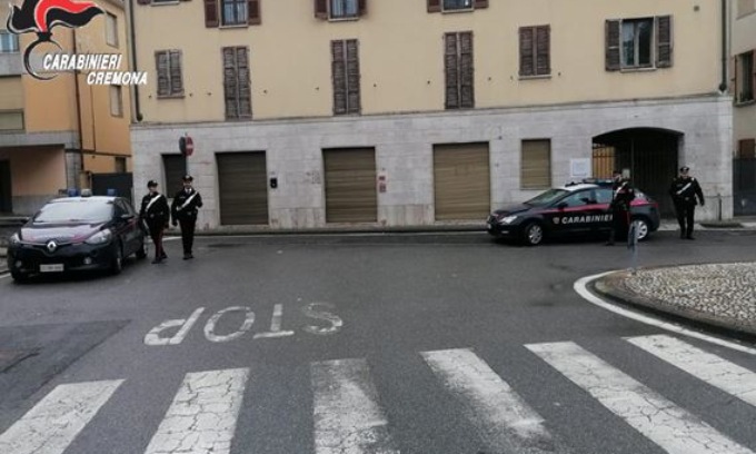 Botte e minacce in un garage (con pistola finta): arrestati quattro giovani a Rivolta d’Adda