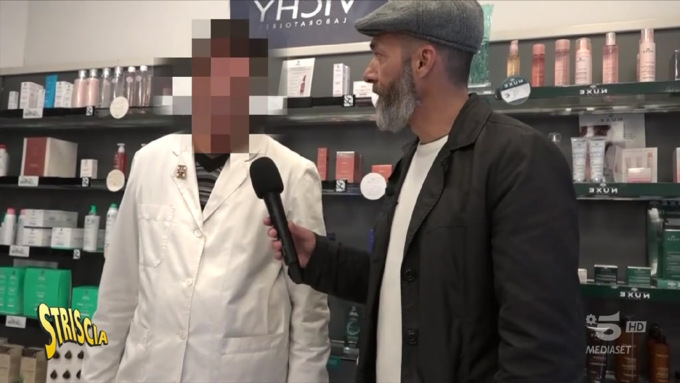 Striscia la Notizia smaschera la vendita di psicofarmaci senza ricetta in via Maj