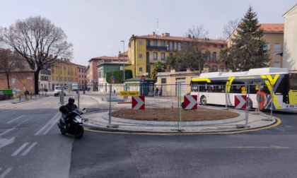 Nuova rotatoria in via Baschenis, lettera di un residente: «Grazie, il traffico scorre»