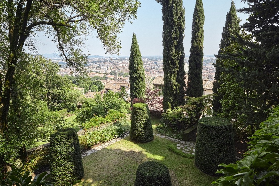 2Palazzo e Giardini Moroni, Bergamo, Foto Stefano Ca siraghi_2020_(C) FAI?Fondo p er l?Ambiente Italiano