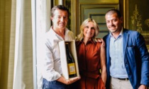 Una bottiglia di "Accènto" per il sindaco Gori: un vino per la Capitale della Cultura