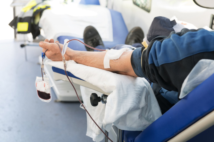 Sangue e plasma, giù le donazioni: meno diecimila dal 2014 a oggi