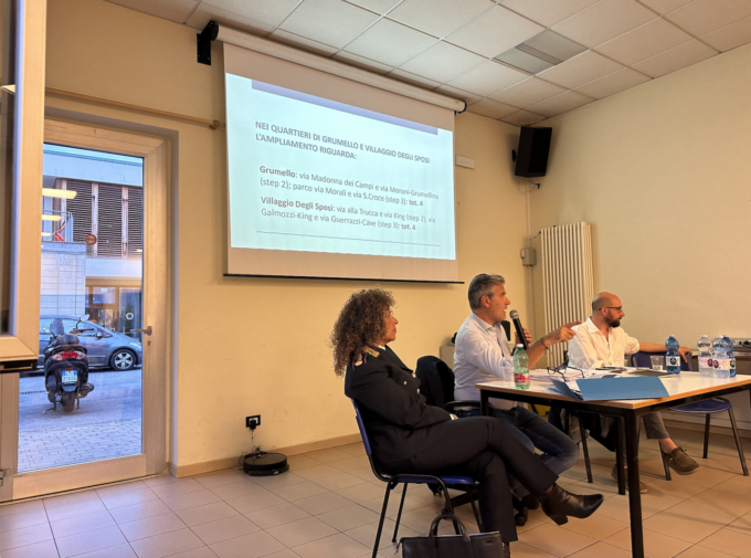 Villaggio degli Sposi, faccia a faccia tra vicesindaco, comandate della Locale e cittadini