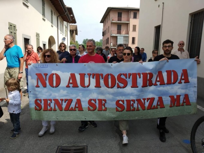 Sull’autostrada Bergamo-Treviglio ecco le prime crepe anche nel centrodestra