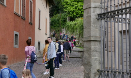 Consegnati 60mila euro raccolti grazie alla catena umana tra Bergamo e Brescia