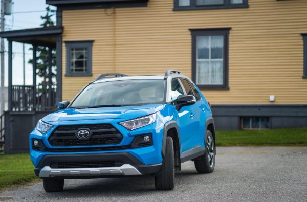 SUV Full Hybrid o SUV Full Electric? Ecco come cambiano davvero la vita di tutti i giorni