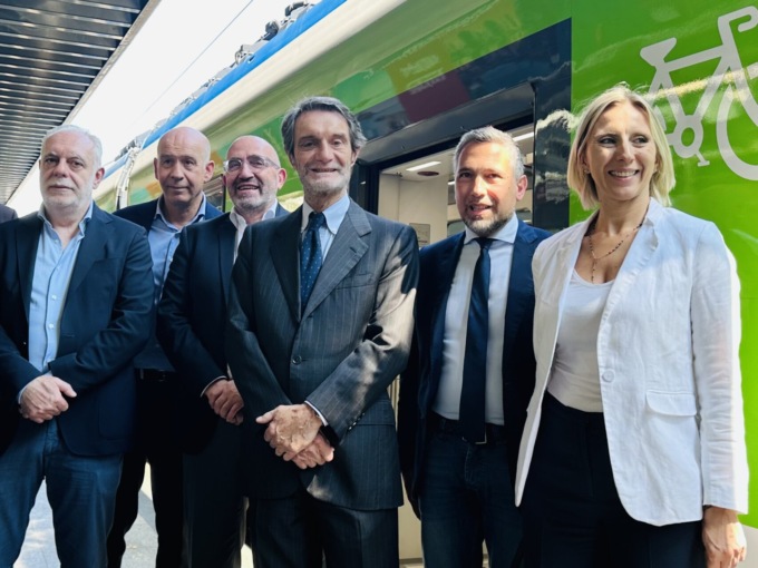 Poco puntuale, sovraffollato e caro: il 51% dei lombardi boccia il sistema ferroviario