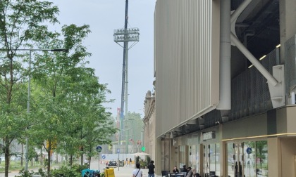 Cantiere Gewiss Stadium, spostata la torre faro per fare spazio alla demolizione