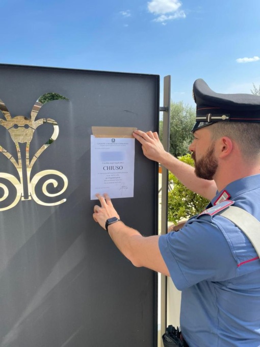 Musica alta e spettacoli non autorizzati, chiuso per 15 giorni un locale di Carobbio